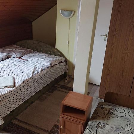 Hotel Napsugár Panzió Vác Esterno foto