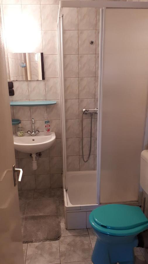 Hotel Napsugár Panzió Vác Esterno foto