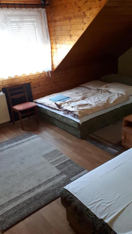 Hotel Napsugár Panzió Vác Esterno foto