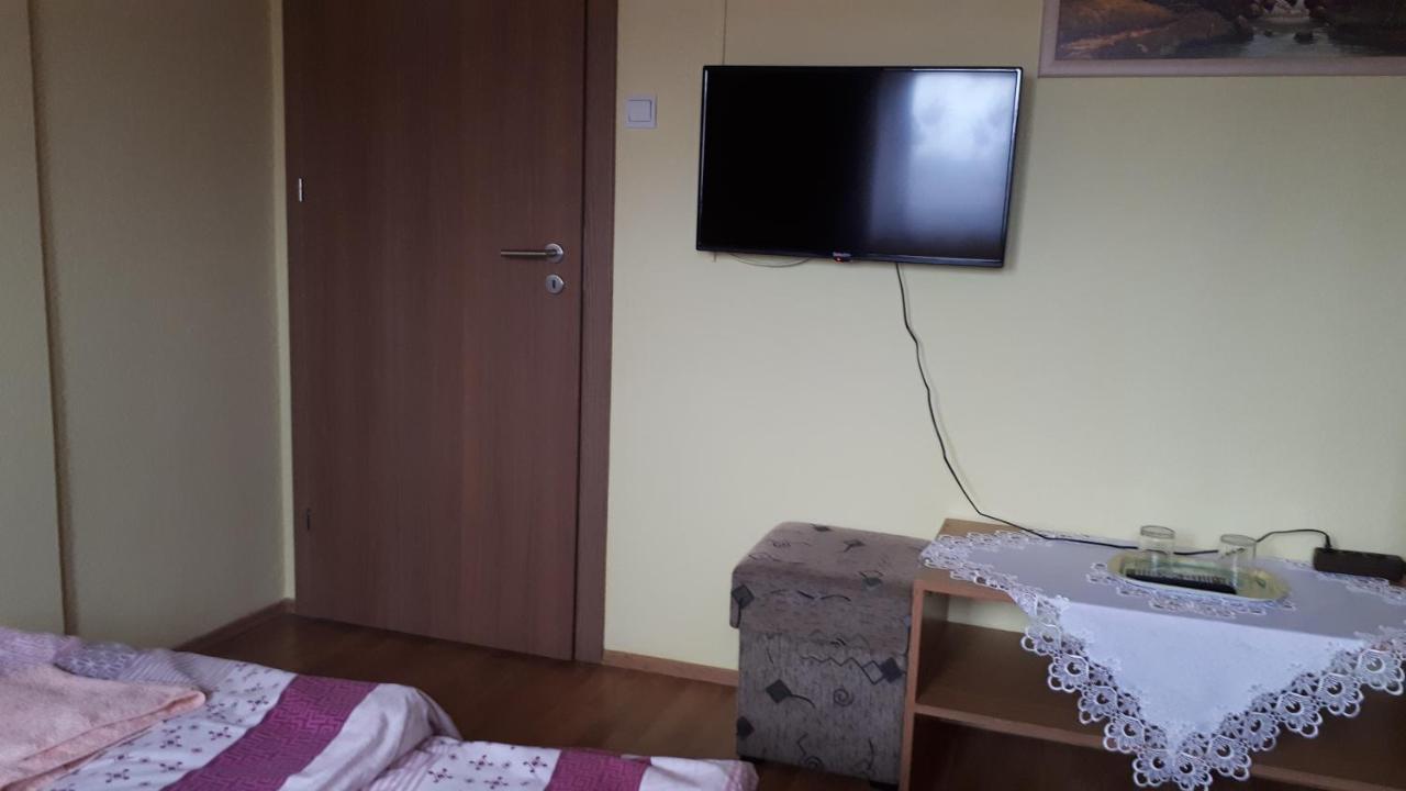 Hotel Napsugár Panzió Vác Esterno foto