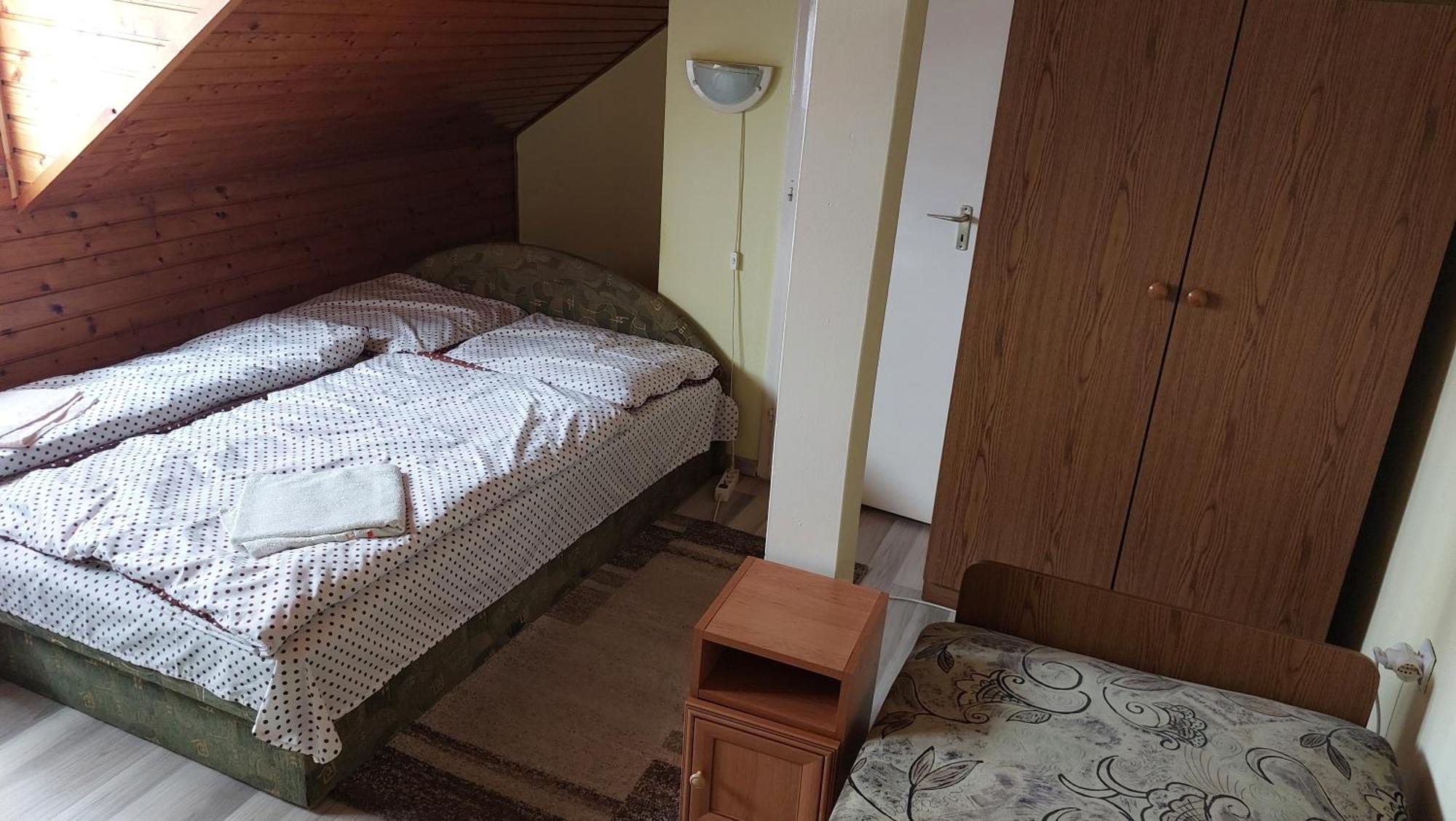 Hotel Napsugár Panzió Vác Esterno foto