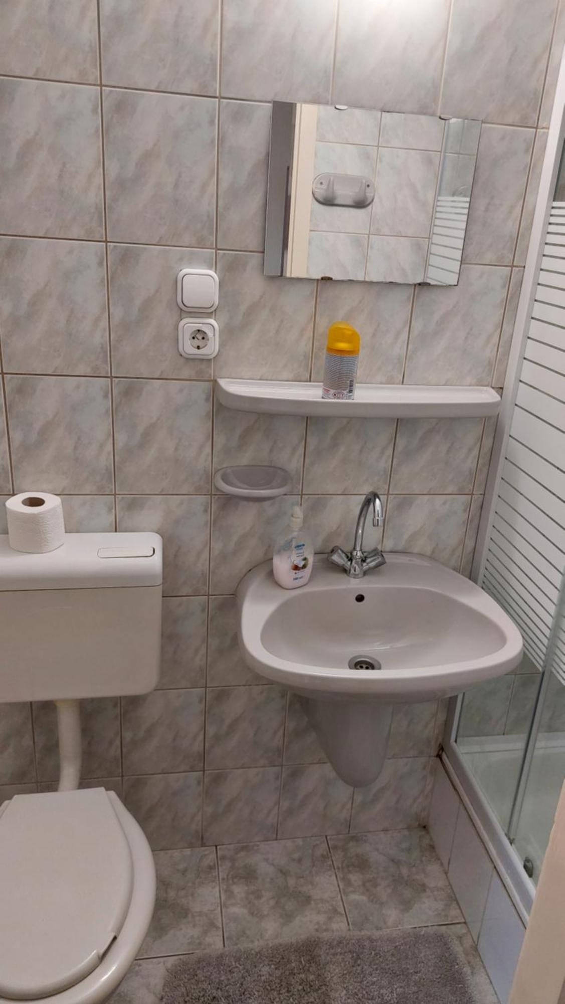 Hotel Napsugár Panzió Vác Esterno foto