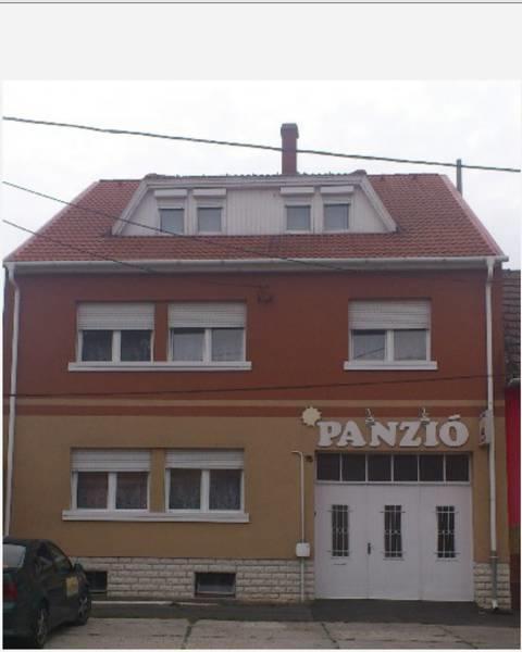 Hotel Napsugár Panzió Vác Esterno foto